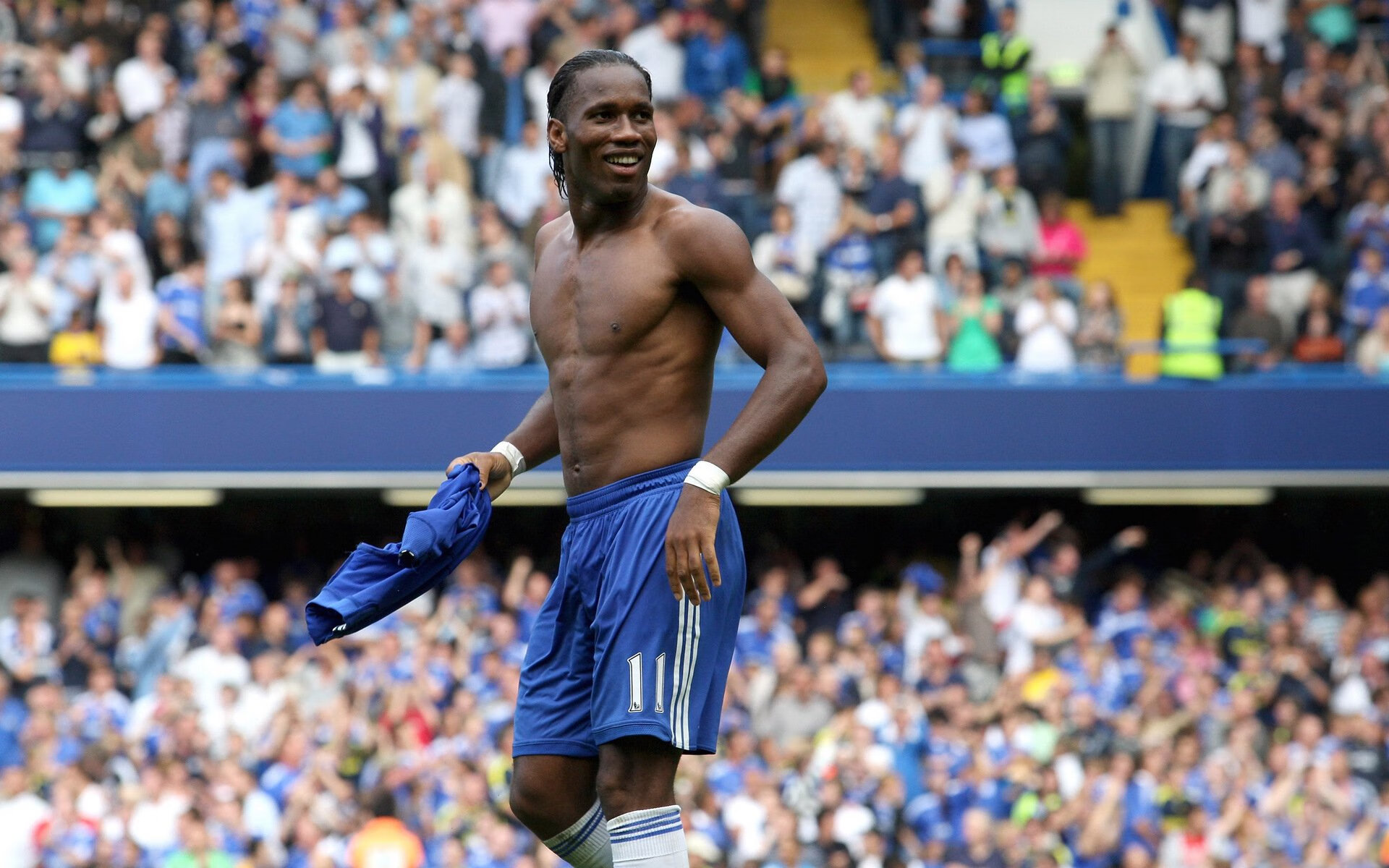 红黑军团展铁血风骨，布鲁诺一剑封喉定乾坤—AC米兰轻取拜仁关键战纪实